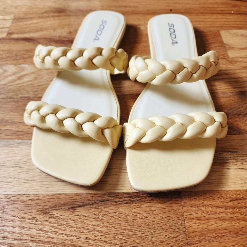 Soda Vault braided vegan leather slip on sandals yellow size 8.5